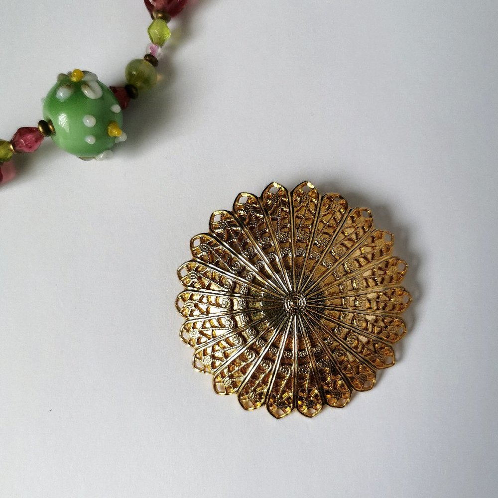 Vintage Gold Tone  Circle Filigree Metal Scarf Clip Brooch